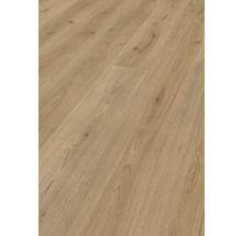Heller Laminatboden mit Holzoptik