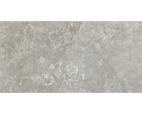 Natursteinfliese mit marmorierter Oberfläche