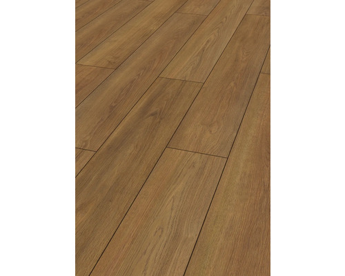 Swiss Krono Laminat Eiche Landhausdiele 1380 x 193 x Verlegtes Laminat mit Holzoptik.