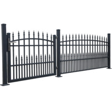 Metallzaun mit Tor für den Garten