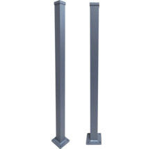 Zwei Zaunpfosten aus Metall mit quadratischer Grundplatte