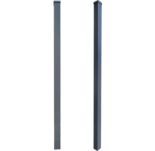 Zwei Zaunpfosten aus Metall mit quadratischen Abdeckungen