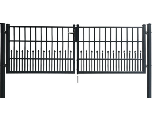 Metallzaun mit Tor