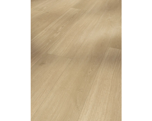Verlegter Laminatboden in Holzoptik