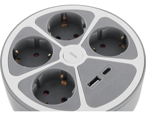 Steckdosenleiste mit vier Steckdosen und USB Anschlüssen