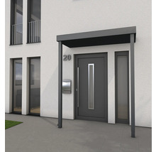 Eingangsbereich eines Hauses mit Haustürvordach und Briefkasten