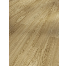 Heller Laminatboden mit Holzoptik