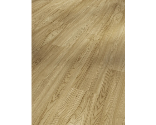 Heller Laminatboden mit Holzoptik