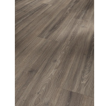 Nahaufnahme von Paneelen mit Holzoptik für Bodenbeläge.