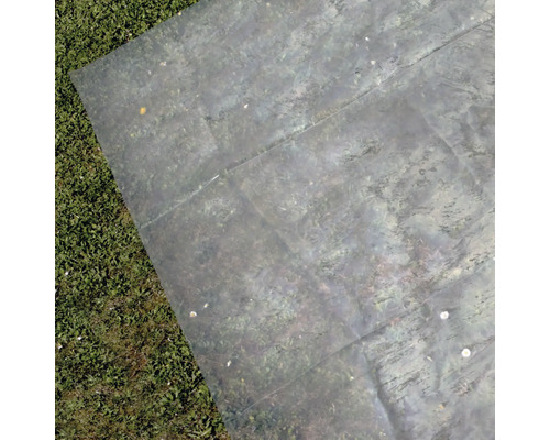 Transparente Bauplane auf Gras