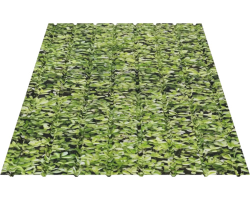 Kunsthecke mit Blättern als Sichtschutz