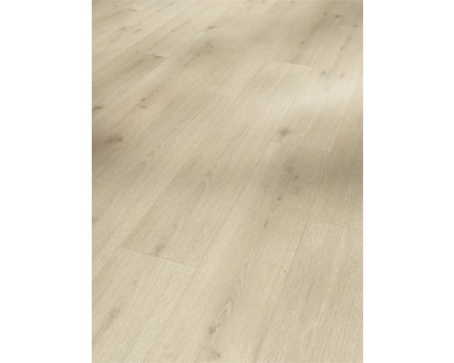 Helle Laminatbodenoberfläche mit Holzoptik