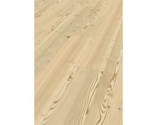 Verlegter Holzboden aus Kiefernholz