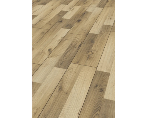 Verlegtes Laminat in Holzoptik