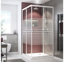 Eckdusche mit horizontalen Streifen im Badezimmer