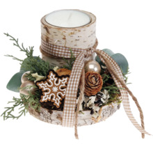 Weihnachtsdekoration mit Kerze, Holzsockel und Dekorationen