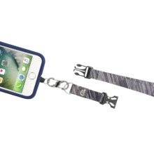 Smartphone mit Nite Ize Logo-Halsband