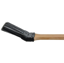 Pinsel mit Borsten und Holzgriff