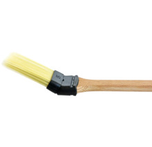 Flachpinsel mit hellem Borstenkopf und Holzgriff