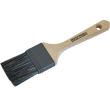 Pinsel mit Holzgriff und Borsten
