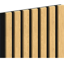 Holzpaneel mit vertikalen Lamellen zur Wandverkleidung