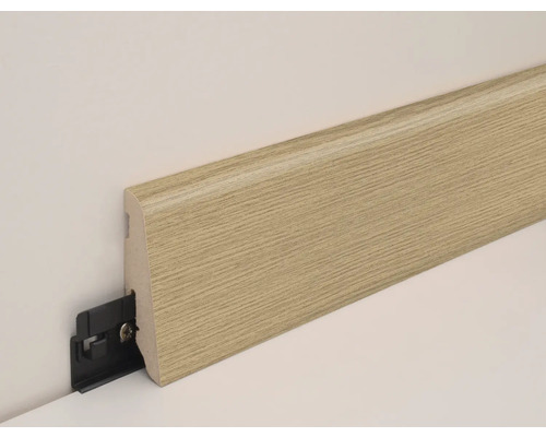 Sockelleiste mit Clipmontage an der Wand