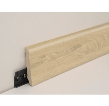 Sockelleiste mit Clipmontage an der Wand