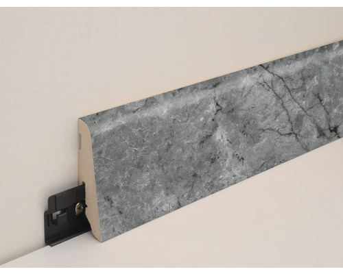 Sockelleiste mit Marmoroptik und Befestigungsclip