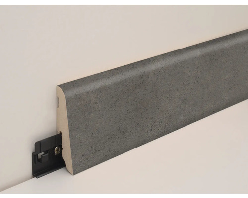 Sockelleiste mit Befestigungsclip zur Wandmontage