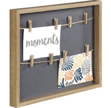 Dekorativer Bilderrahmen mit Wäscheklammern zum Aufhängen von Fotos oder Notizen