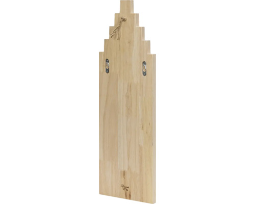 Rückseite einer Holzdekoration mit Aufhängern