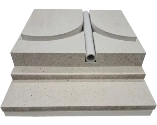 Installationswand mit Rohrdurchführung