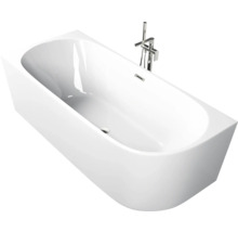 Freistehende Badewanne mit Armatur