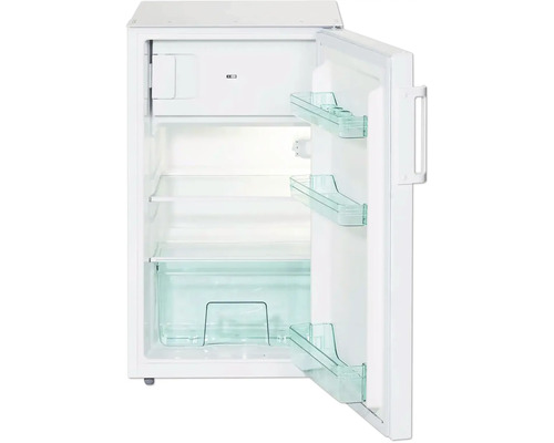 Offener, weißer Kühlschrank mit Regalen und Türablagen.