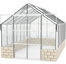 Gewächshaus mit Aluminiumrahmen und Fundament aus Stein
