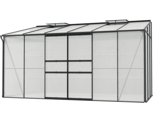 Gewächshaus mit Öffnungen für die Gartenarbeit