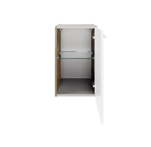 Geöffneter Bad Spiegelschrank mit Glasboden