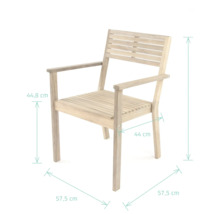 Holzstuhl mit Armlehnen und Maßangaben