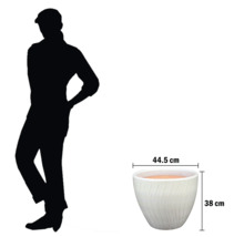 Pflanztopf mit den Maßen 44,5 cm Breite und 38 cm Höhe