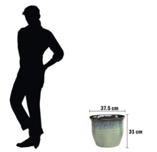 Keramik Pflanztopf mit den Maßen 37,5 cm mal 31 cm.