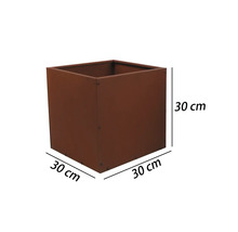 Quadratischer Pflanzkasten mit den Maßen 30 mal 30 Zentimeter.
