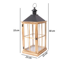 Holzlaterne mit schwarzem Metalldach und Glas, Höhe 58 Zentimeter, Breite 23 Zentimeter, Tiefe 23 Zentimeter.