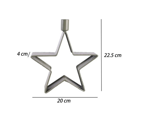 Sternförmiger Metall-Kerzenhalter mit Maßangaben: Höhe 22,5 Zentimeter, Breite 20 Zentimeter, Tiefe 4 Zentimeter.