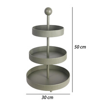 Dreistöckige Etagere aus olivgrünem Metall mit geriffelten Schalen, Höhe 50 Zentimeter, Breite 30 Zentimeter.