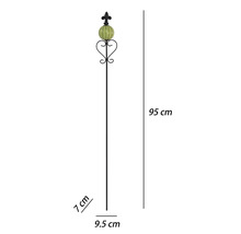 Schwarzer Gartenstecker aus Metall mit grüner Glaskugel, Herz-Ornament und Lilien-Spitze, Höhe 95 Zentimeter, Breite 9,5 Zentimeter.