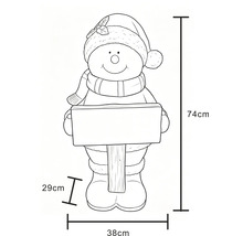 Schneemann-Figur mit Schild, Abmessungen: Höhe 74 Zentimeter, Breite 38 Zentimeter, Tiefe 29 Zentimeter.
