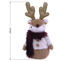 Weihnachts-Plüschrentier mit glitzerndem Geweih, weißem Pullover und weinrotem Schal, Höhe 29 Zentimeter.