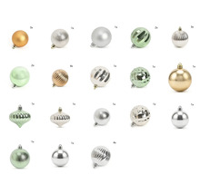 30-teiliges Set aus Weihnachtskugeln und Ornamenten in verschiedenen Formen und Strukturen wie glänzend, matt, geriffelt und facettiert.