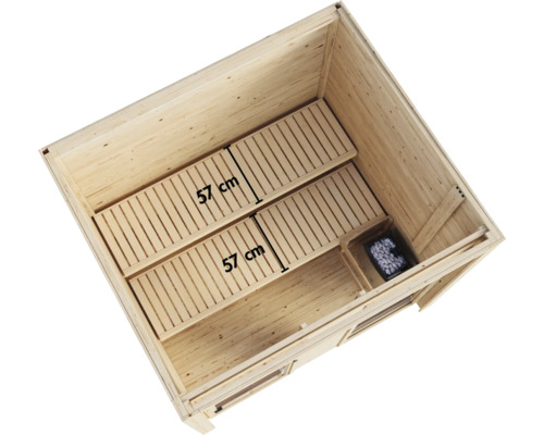 Innenansicht einer Holzsauna von oben mit zwei Sitzbänken, die jeweils eine Tiefe von 57 Zentimetern aufweisen.