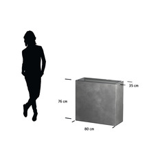 Rechteckiger Pflanzkasten mit den Maßen 76 cm Höhe, 80 cm Länge und 35 cm Breite.